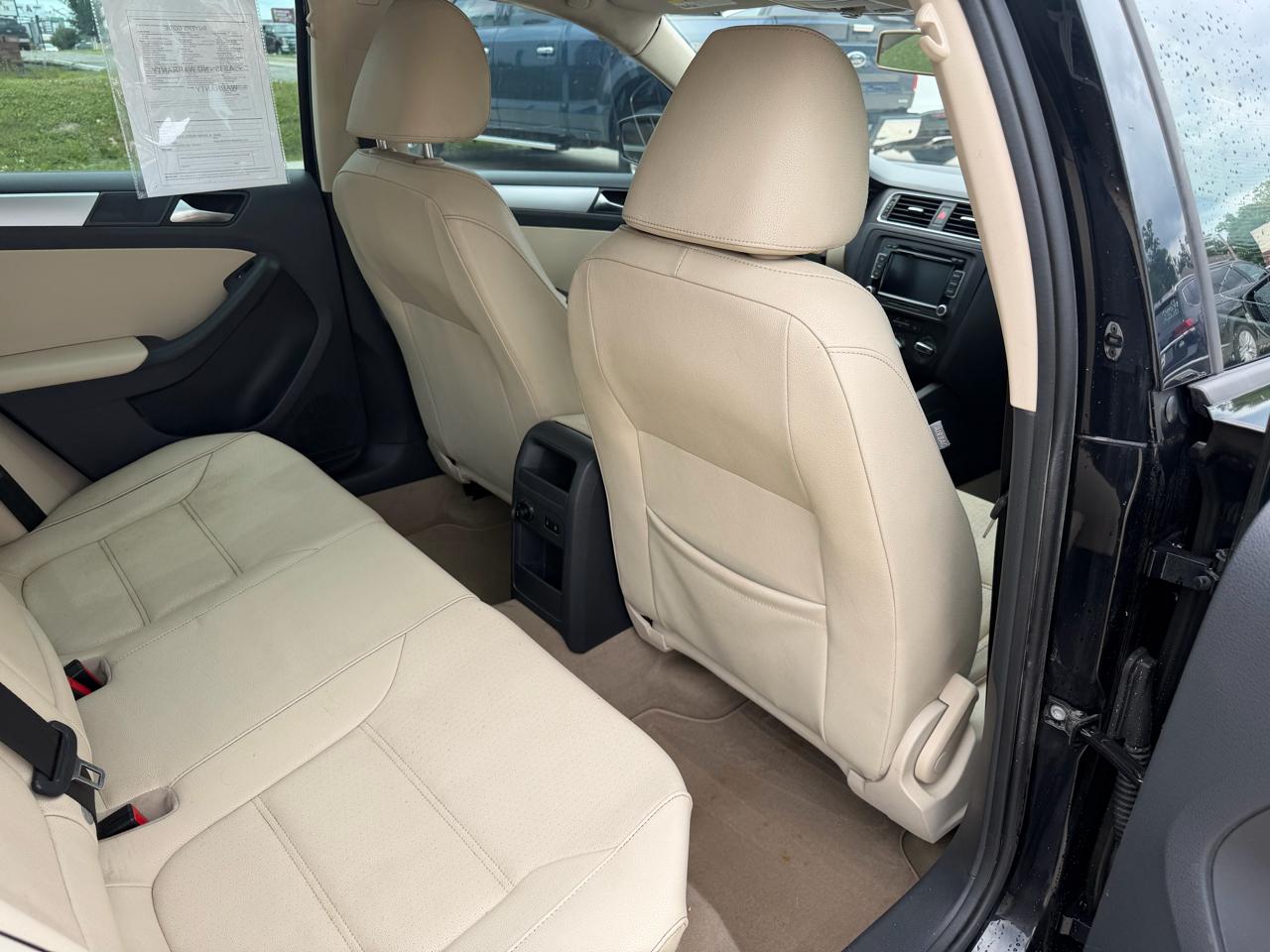 Volkswagen Jetta Sedan 4dr DSG TDI 2012