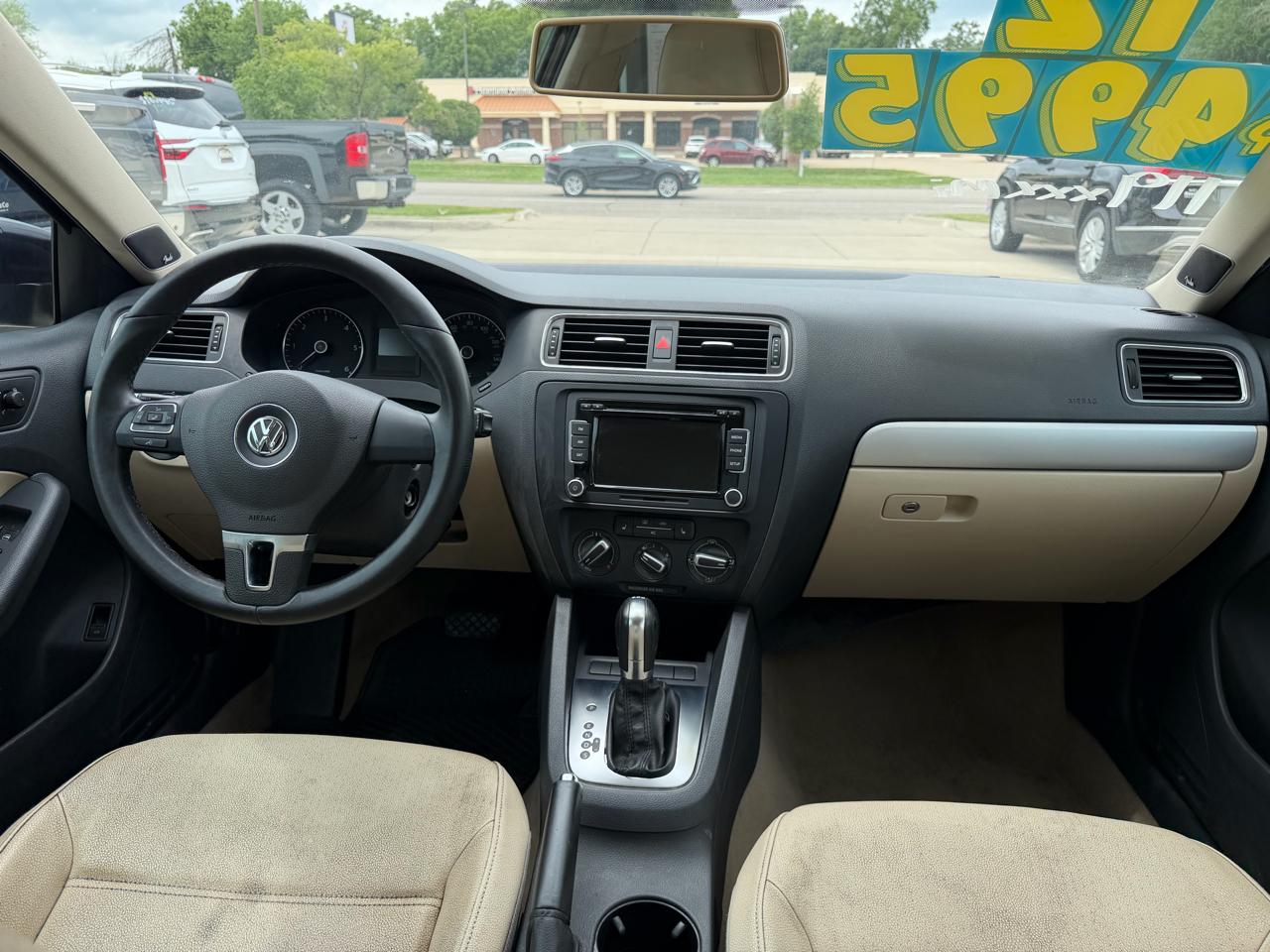 Volkswagen Jetta Sedan 4dr DSG TDI 2012