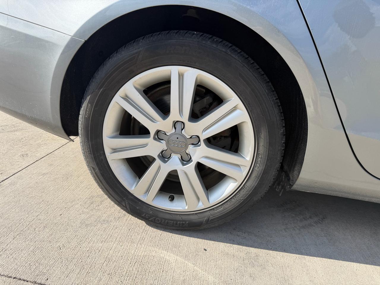 Audi A4 4dr Sdn Auto quattro 2.0T Premium 2011