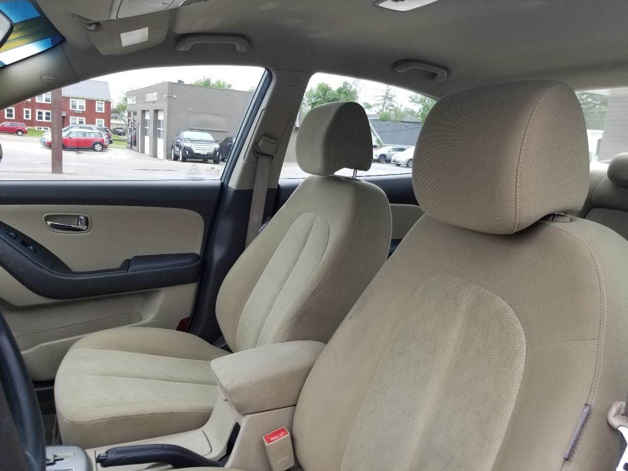 Hyundai Elantra 4dr Sdn Auto GLS 2010