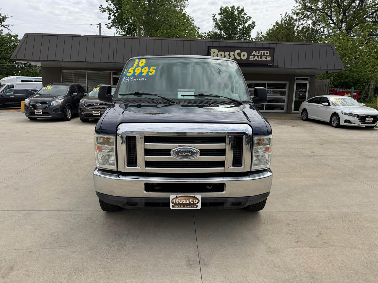 Ford Econoline Cargo Van E-250 2010