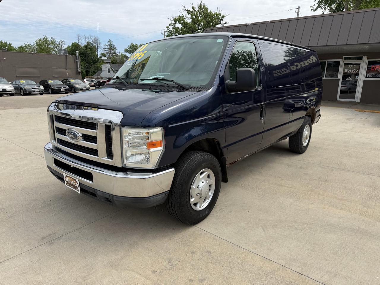 Ford Econoline Cargo Van E-250 2010