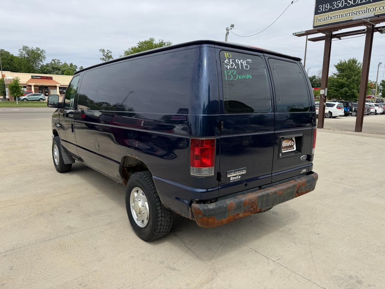 Ford Econoline Cargo Van E-250 2010