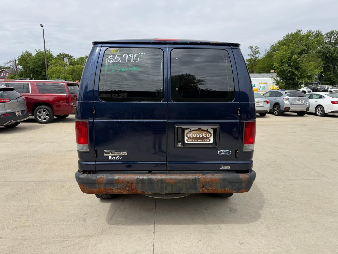Ford Econoline Cargo Van E-250 2010