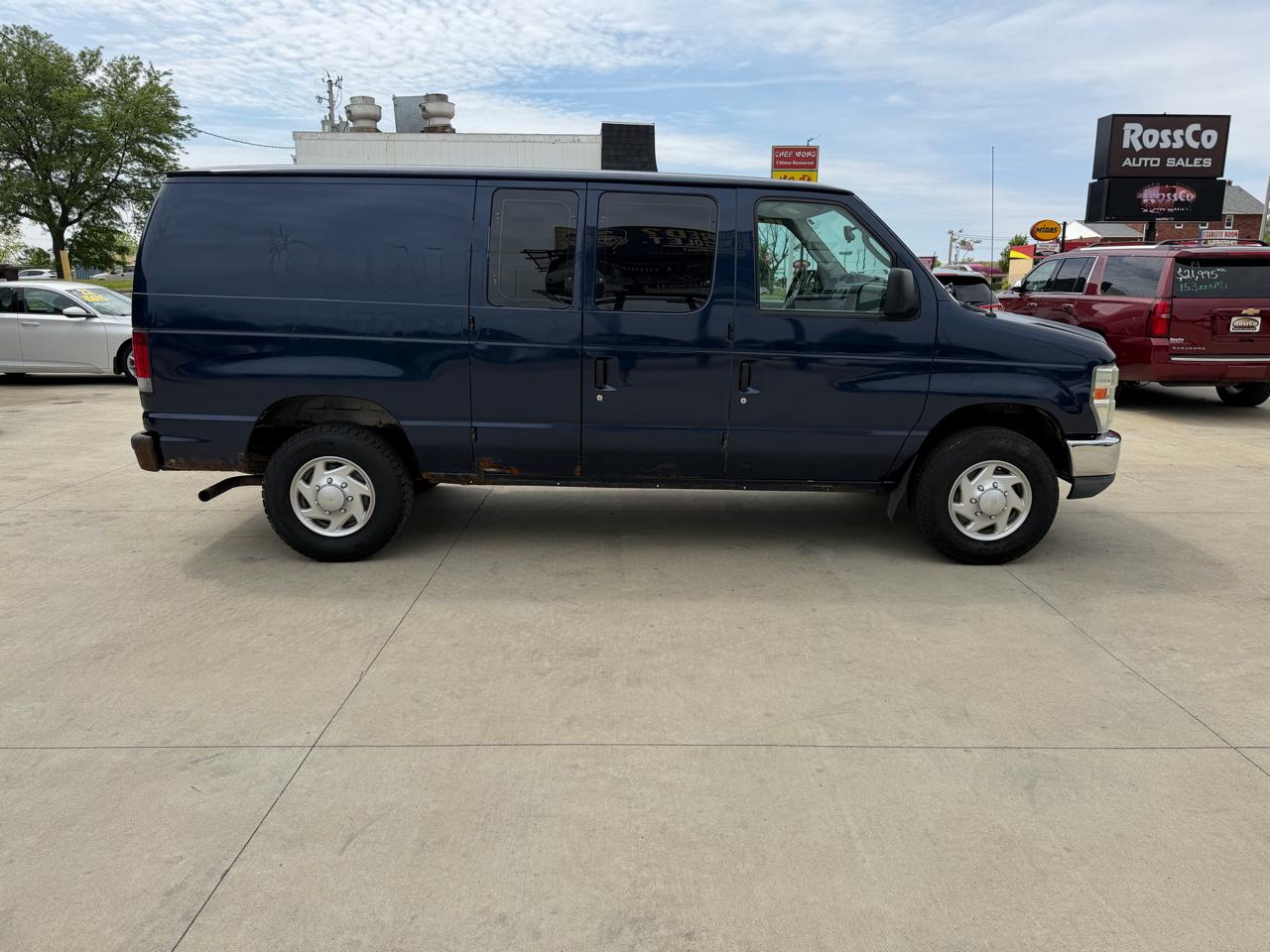 Ford Econoline Cargo Van E-250 2010