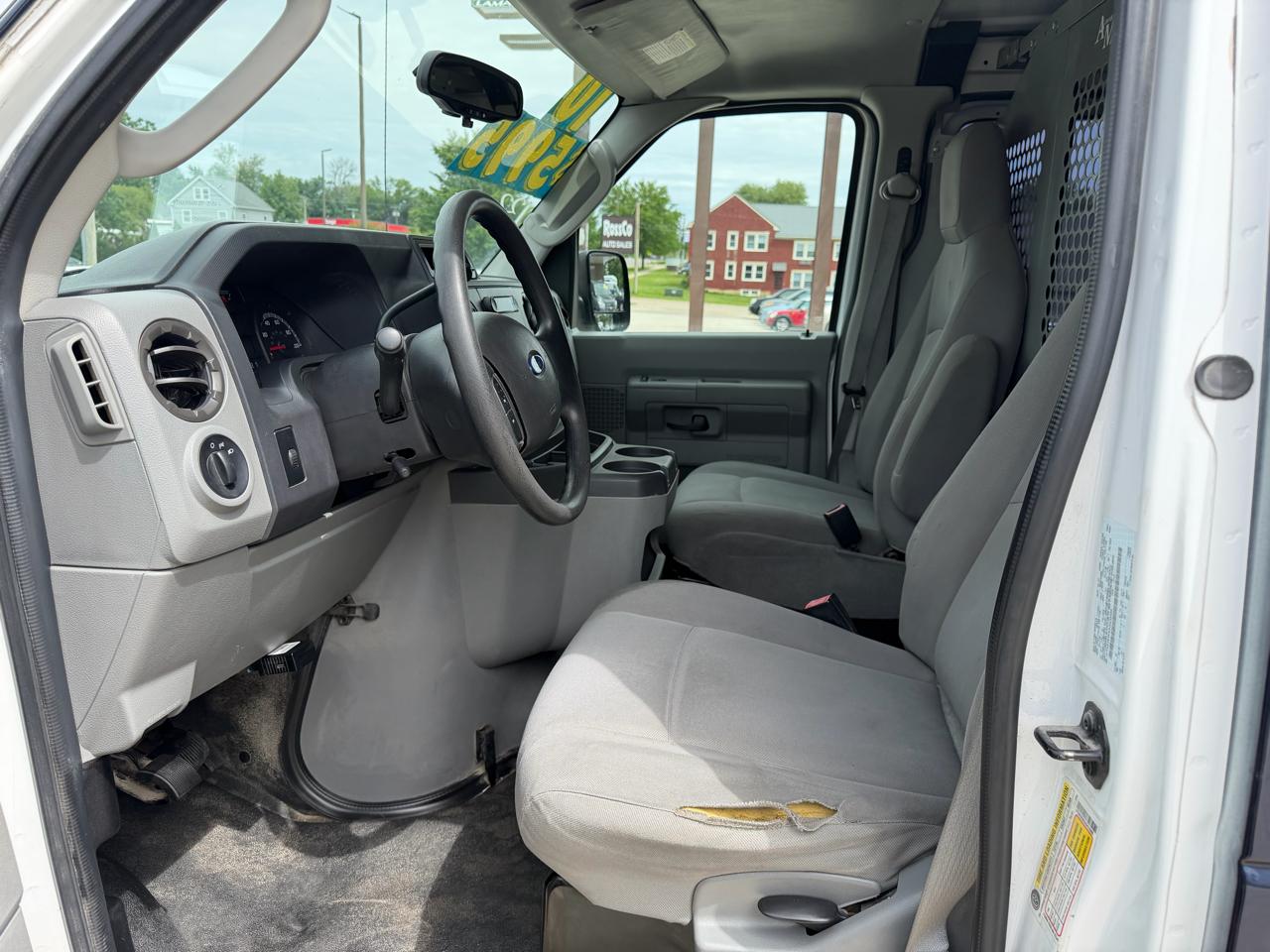 Ford Econoline Cargo Van E-250 2010