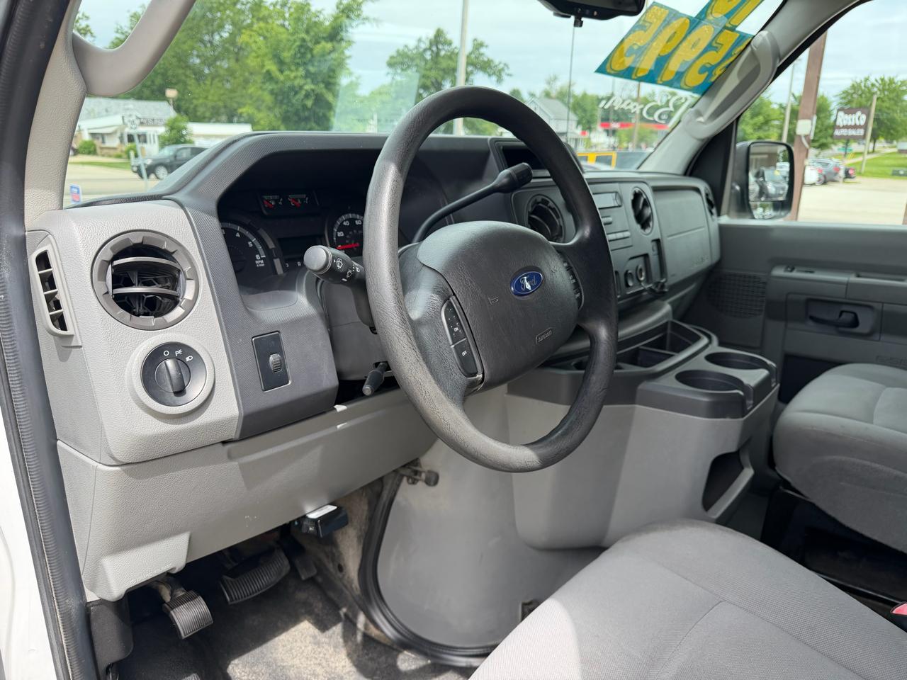 Ford Econoline Cargo Van E-250 2010