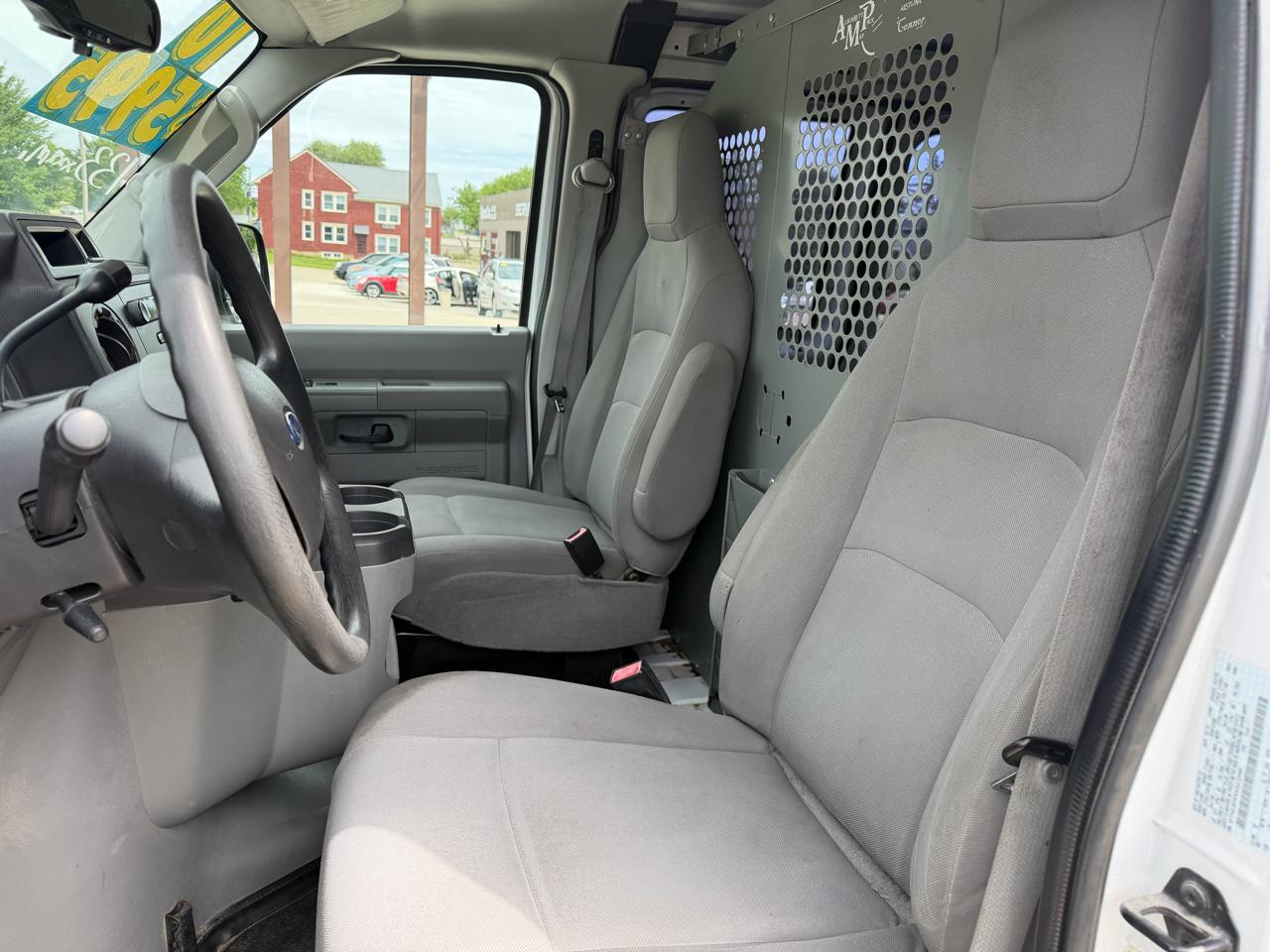 Ford Econoline Cargo Van E-250 2010