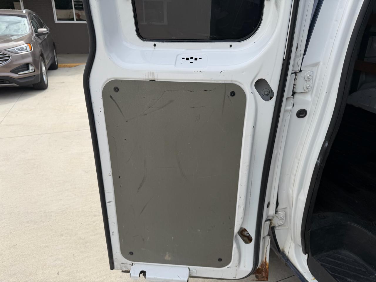 Ford Econoline Cargo Van E-250 2010