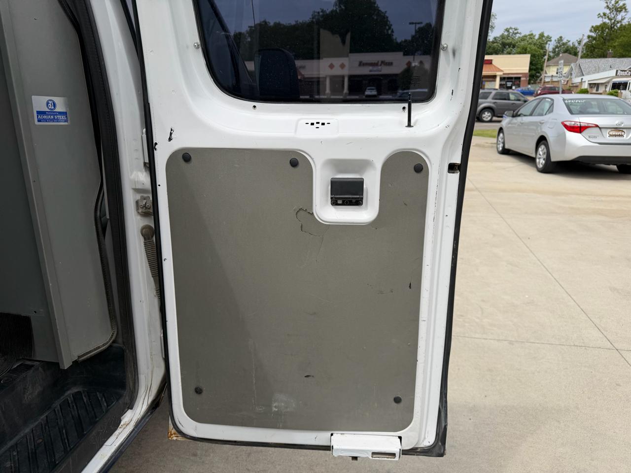 Ford Econoline Cargo Van E-250 2010