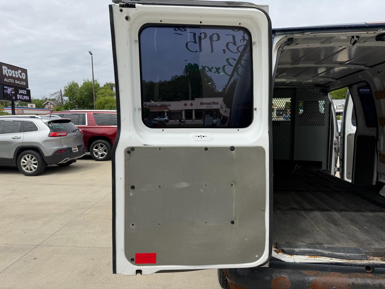 Ford Econoline Cargo Van E-250 2010