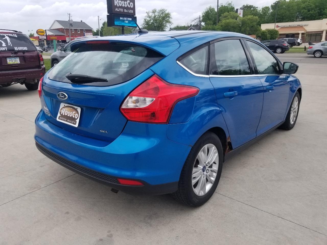 Ford Focus 5dr HB SEL 2012