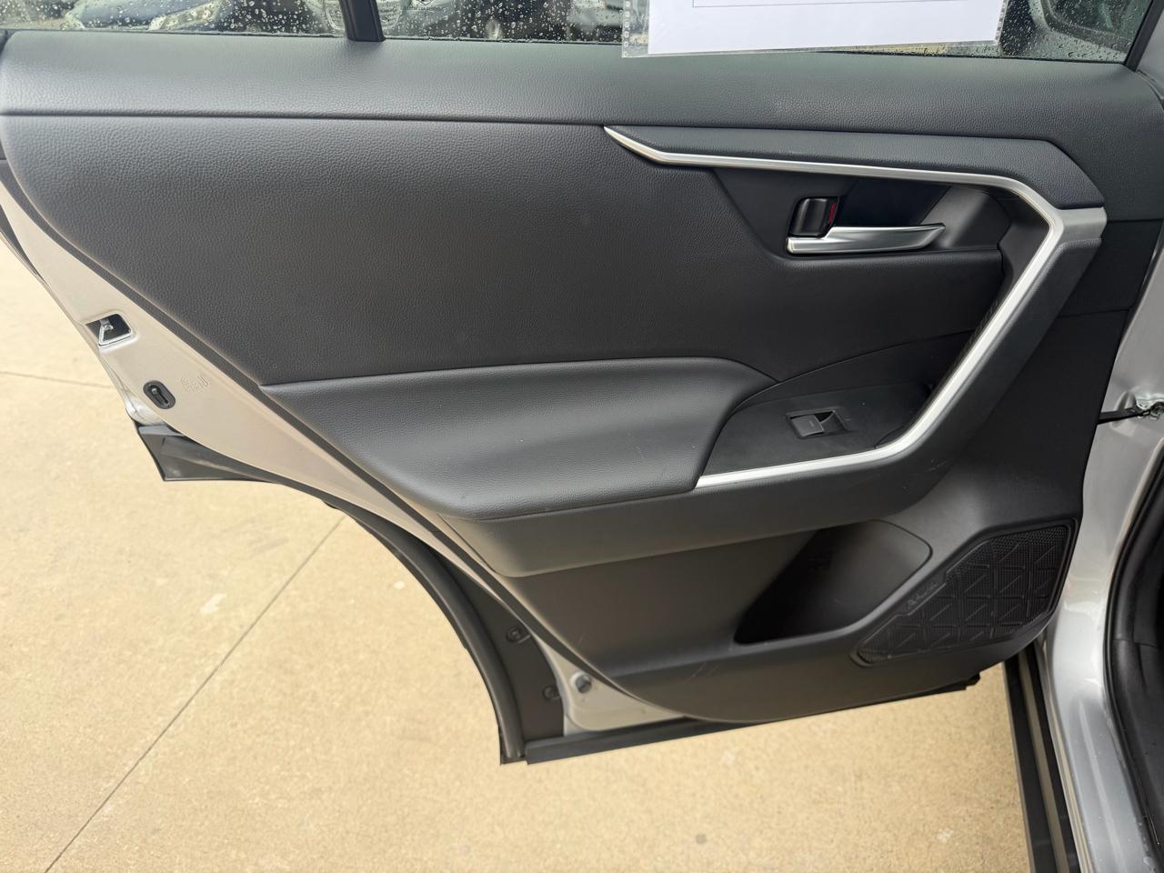 Toyota RAV4 Hybrid XLE Premium AWD (Natl) 2023