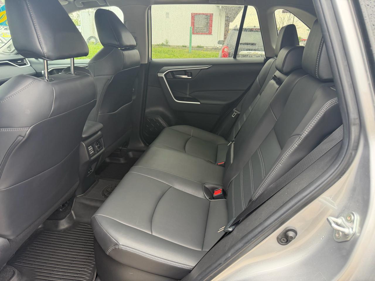 Toyota RAV4 Hybrid XLE Premium AWD (Natl) 2023