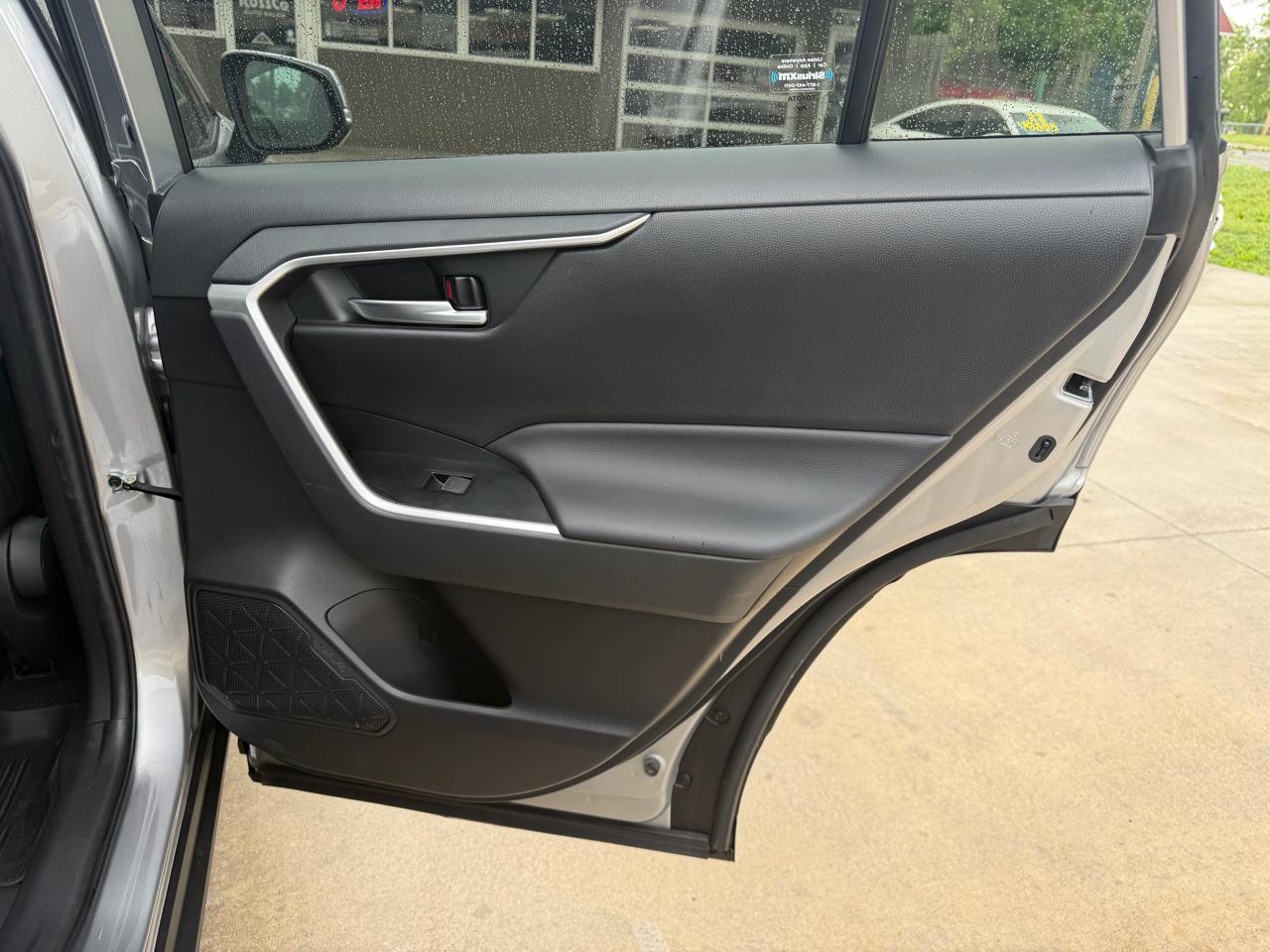 Toyota RAV4 Hybrid XLE Premium AWD (Natl) 2023