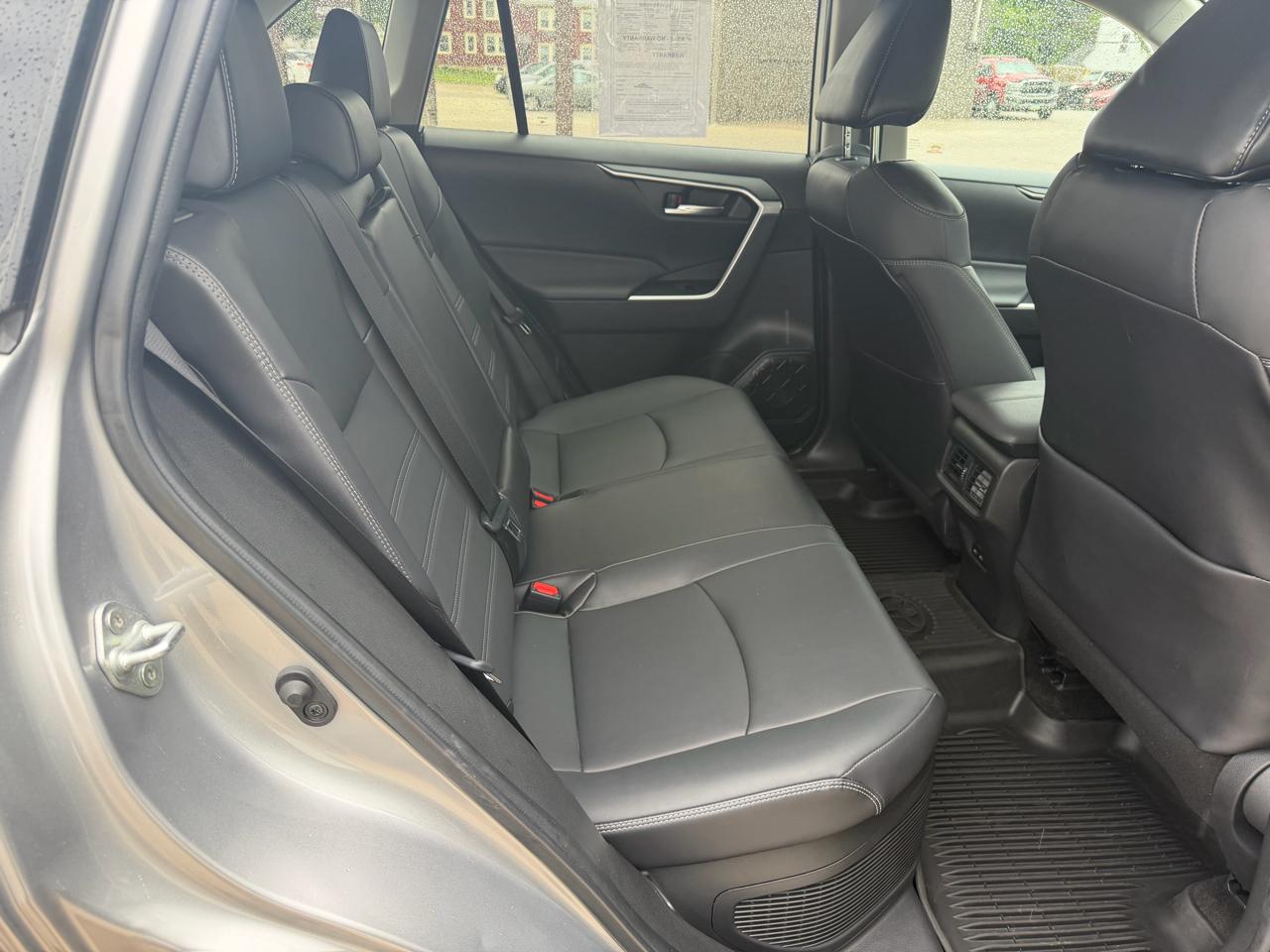 Toyota RAV4 Hybrid XLE Premium AWD (Natl) 2023