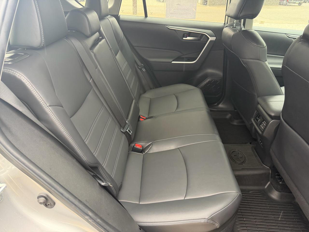 Toyota RAV4 Hybrid XLE Premium AWD (Natl) 2023