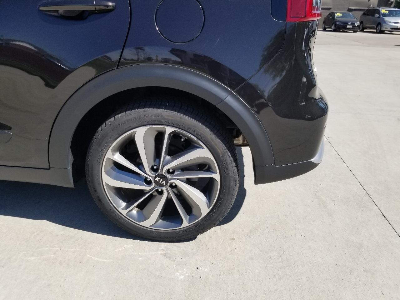 Kia Niro Touring FWD 2017