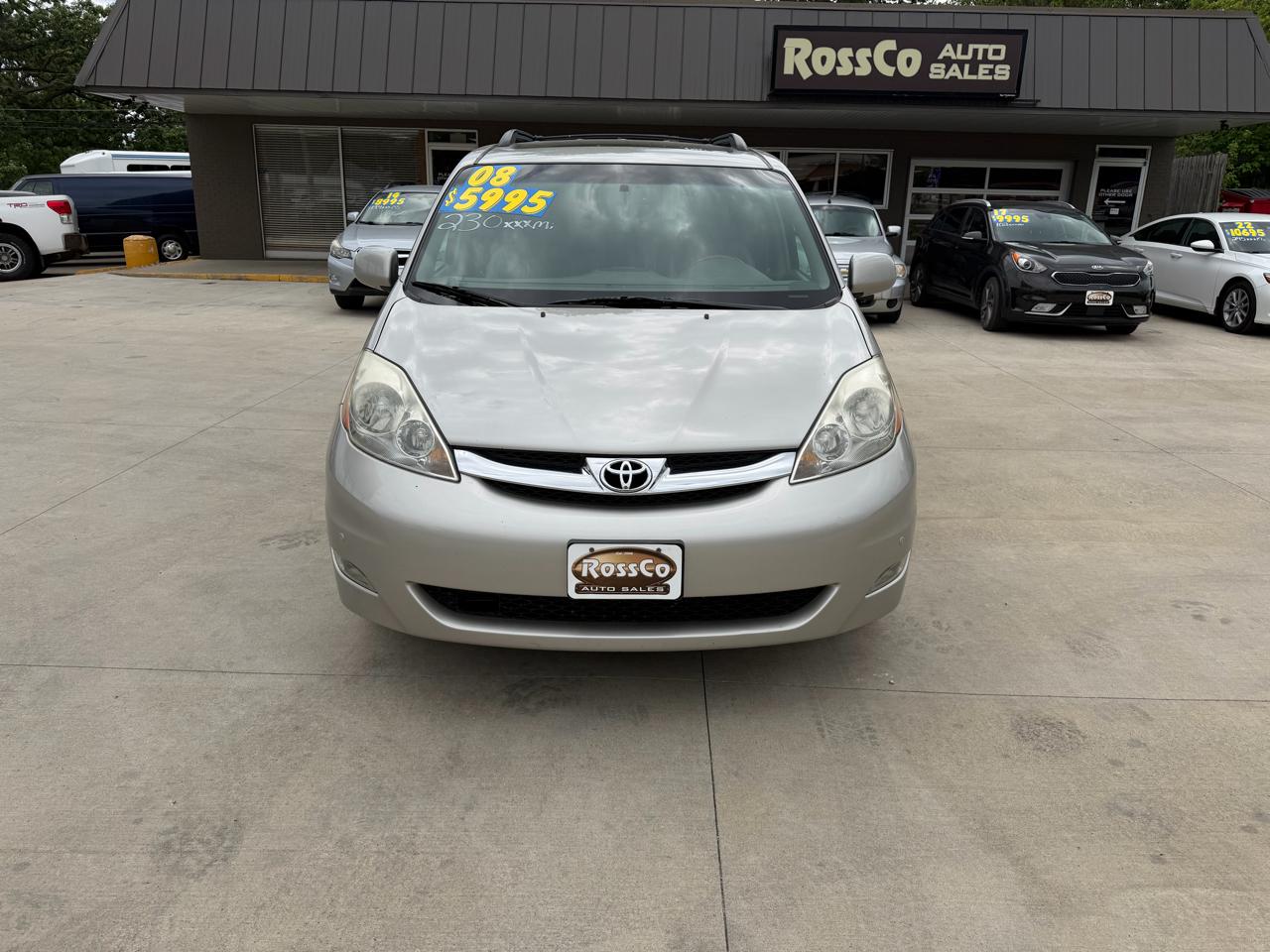 Toyota Sienna 5dr 7-Pass Van XLE AWD (Natl) 2008