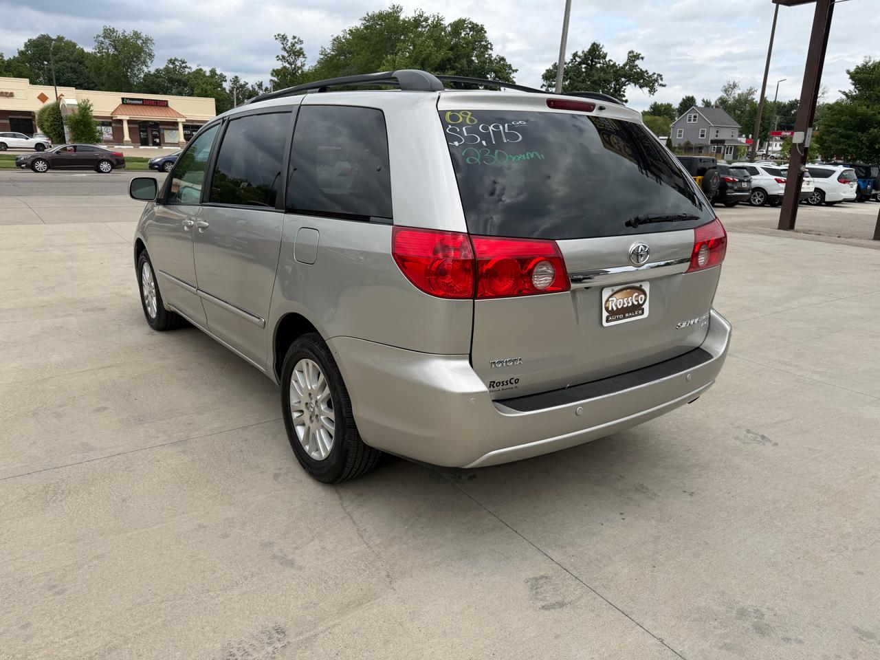 Toyota Sienna 5dr 7-Pass Van XLE AWD (Natl) 2008