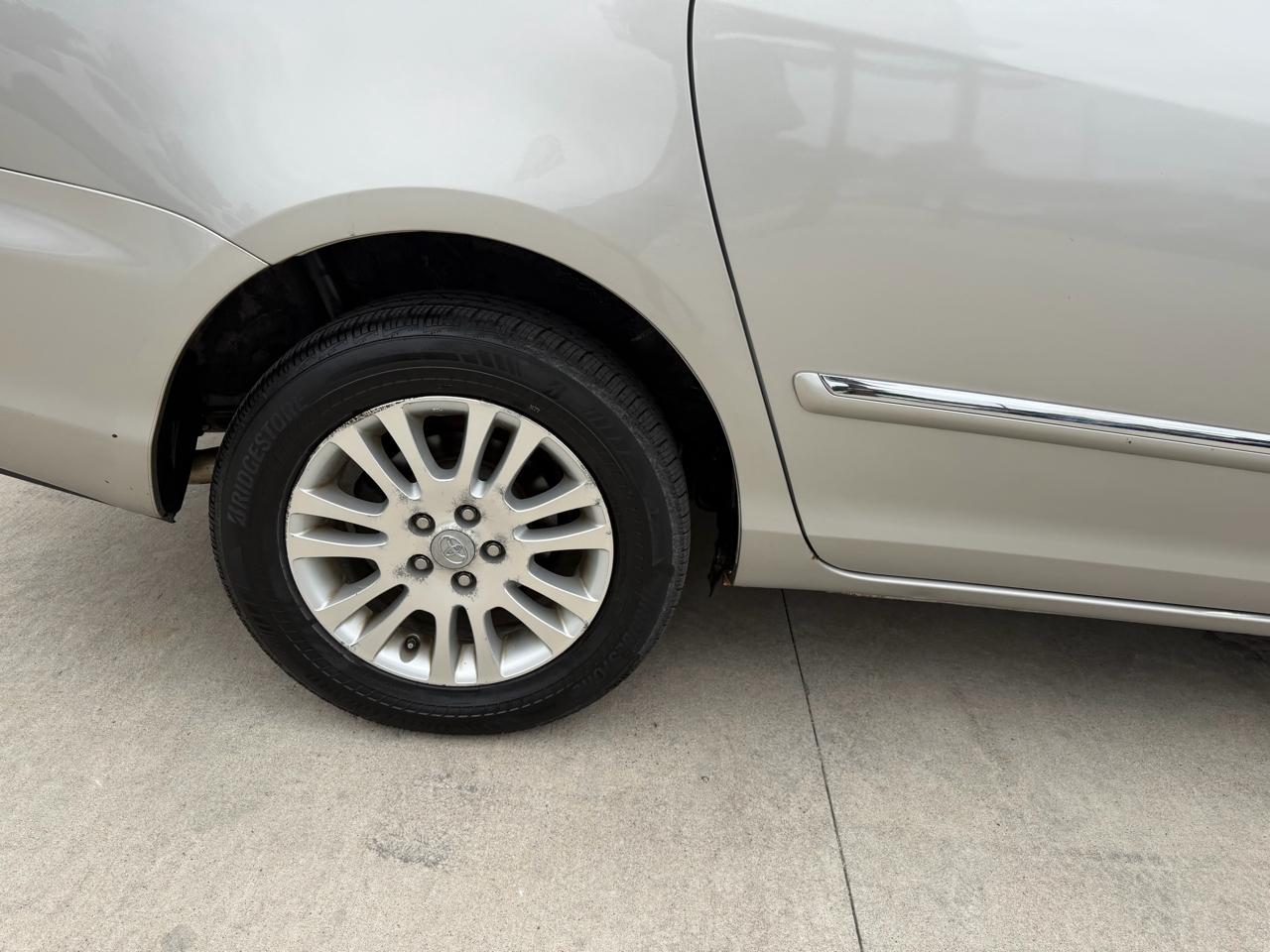 Toyota Sienna 5dr 7-Pass Van XLE AWD (Natl) 2008