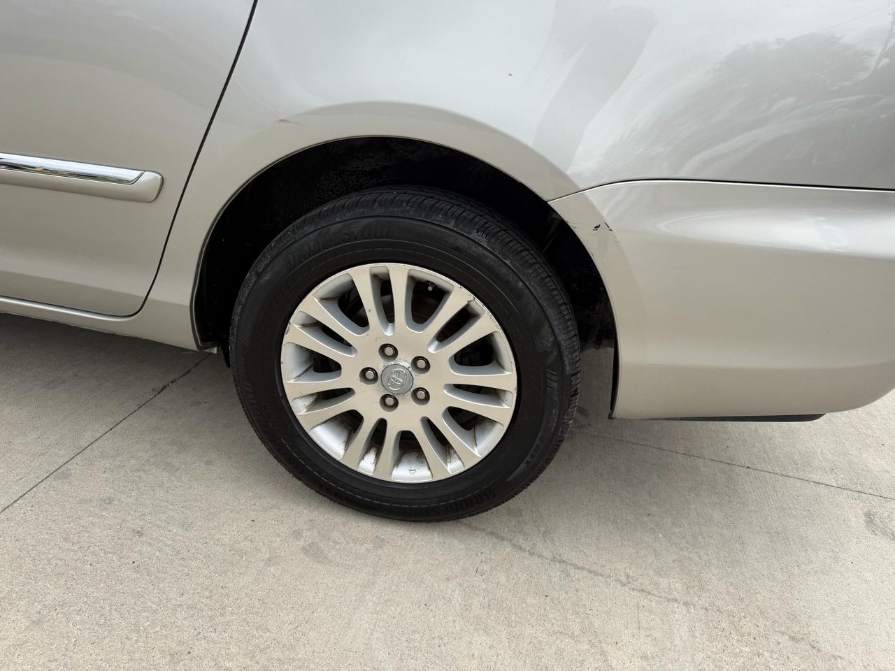 Toyota Sienna 5dr 7-Pass Van XLE AWD (Natl) 2008