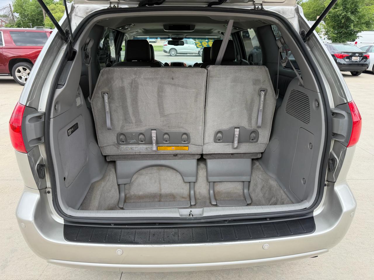 Toyota Sienna 5dr 7-Pass Van XLE AWD (Natl) 2008
