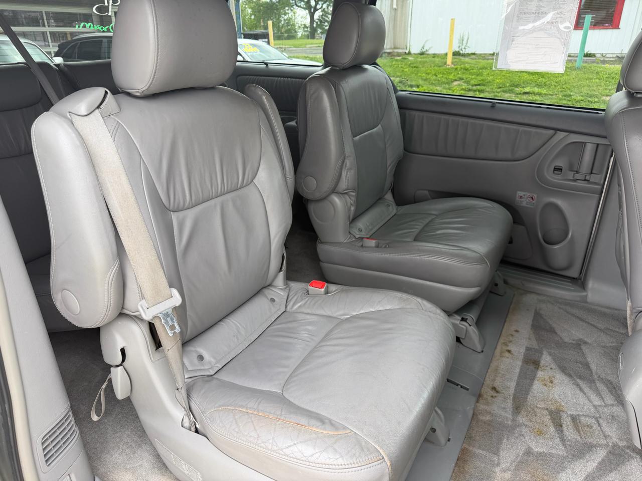 Toyota Sienna 5dr 7-Pass Van XLE AWD (Natl) 2008