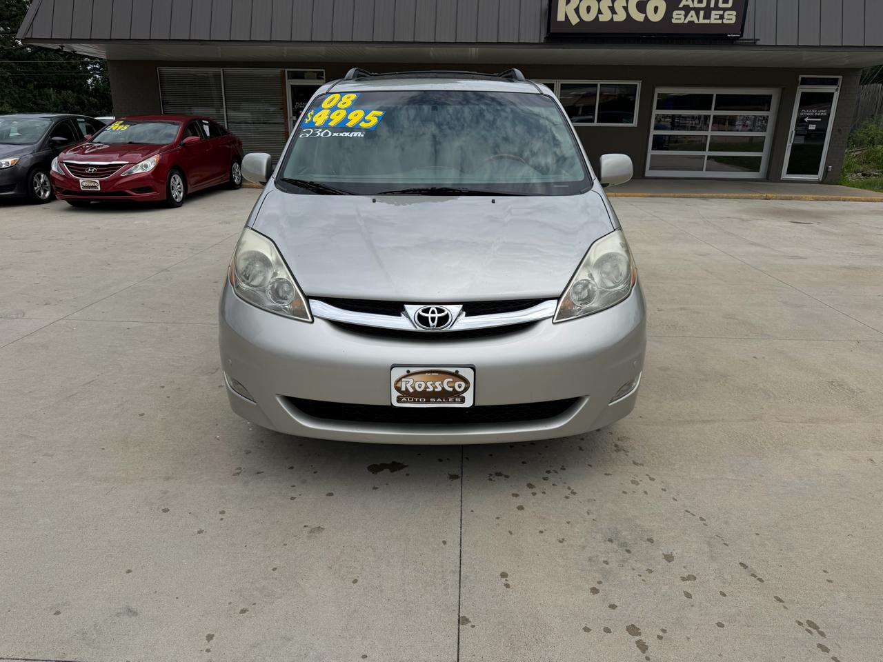 Toyota Sienna 5dr 7-Pass Van XLE AWD (Natl) 2008