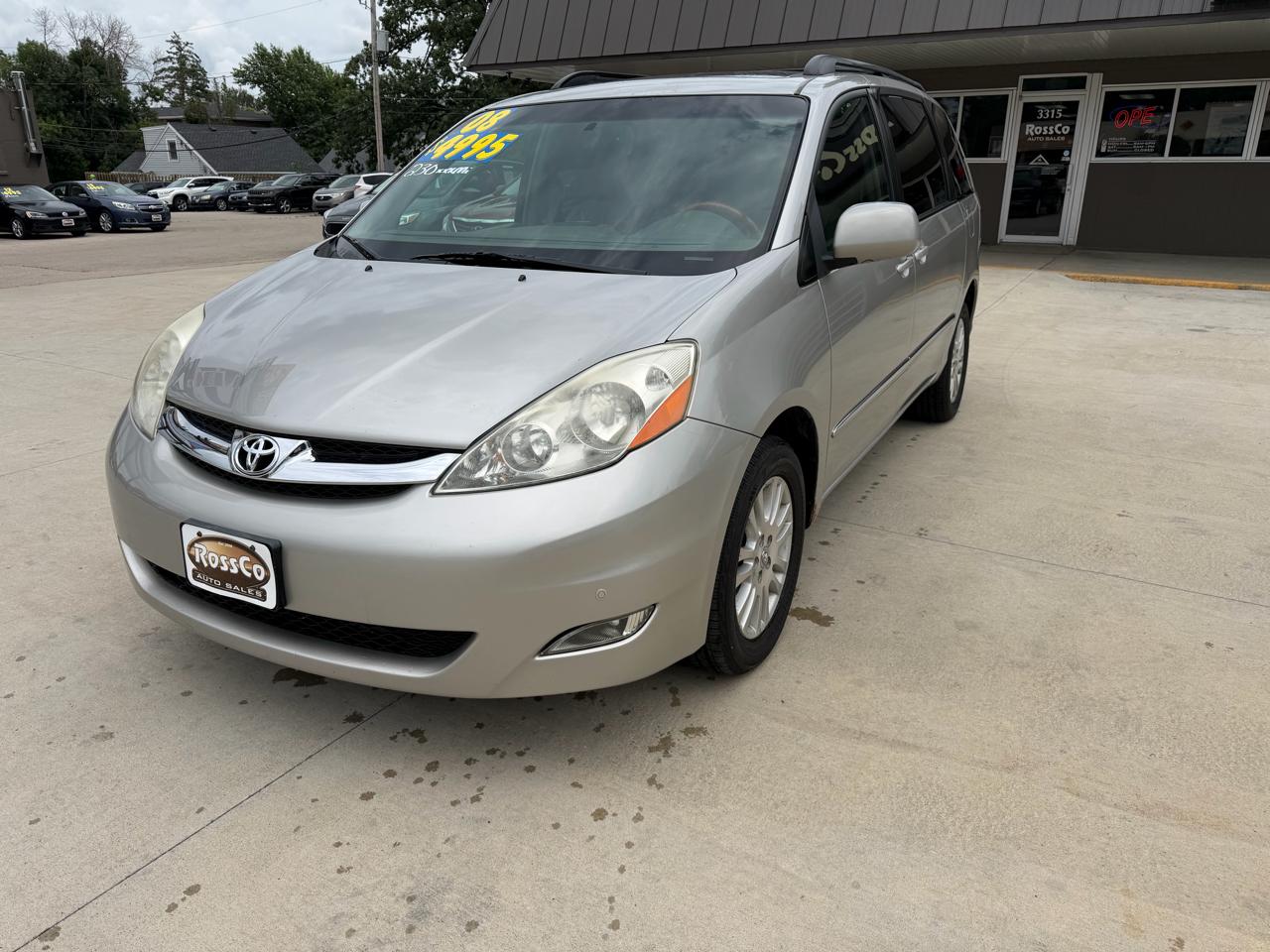 Toyota Sienna 5dr 7-Pass Van XLE AWD (Natl) 2008