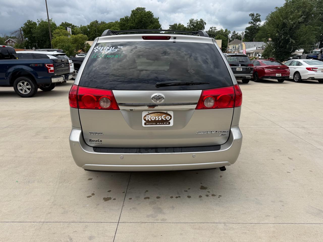 Toyota Sienna 5dr 7-Pass Van XLE AWD (Natl) 2008