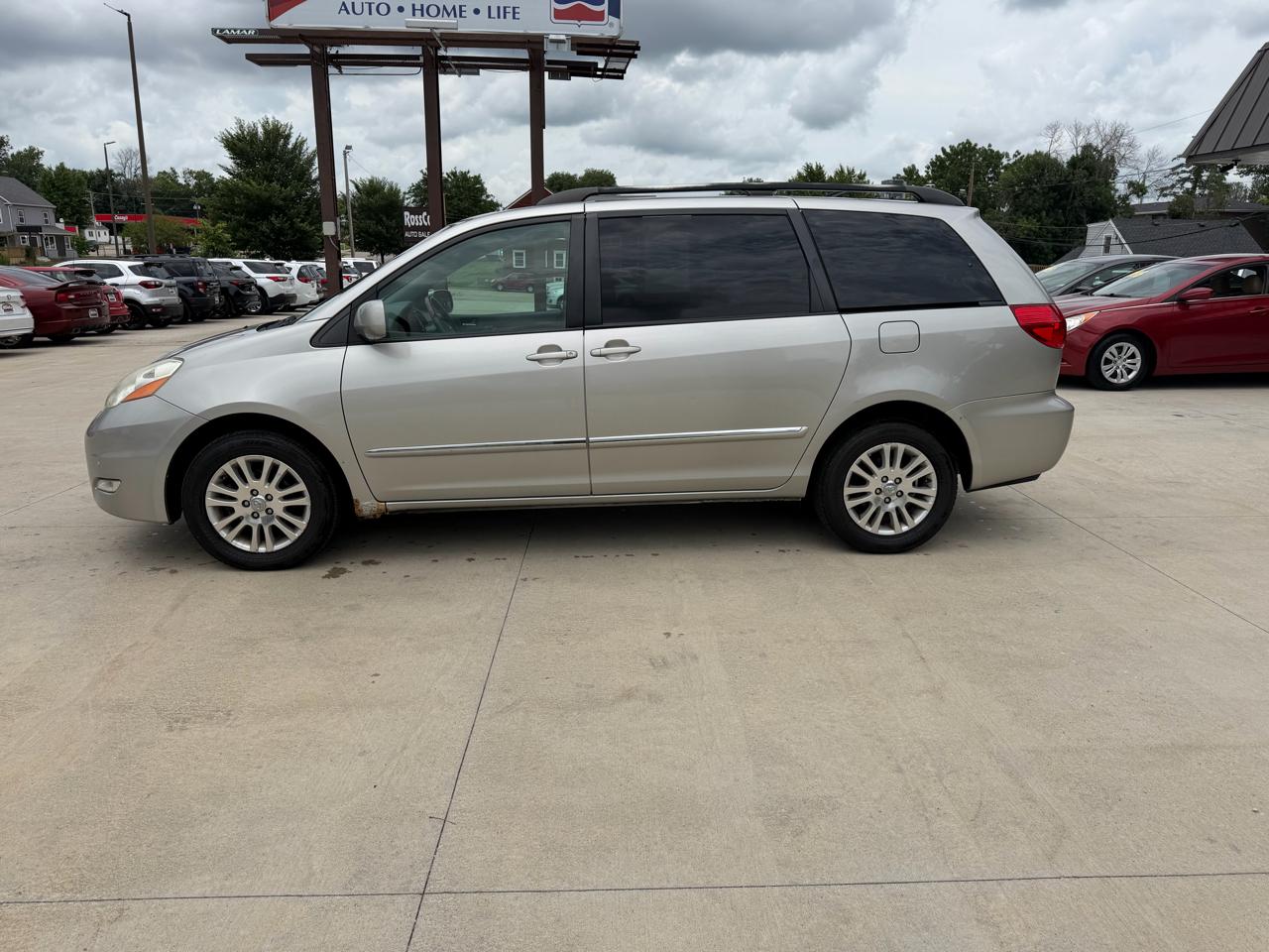 Toyota Sienna 5dr 7-Pass Van XLE AWD (Natl) 2008