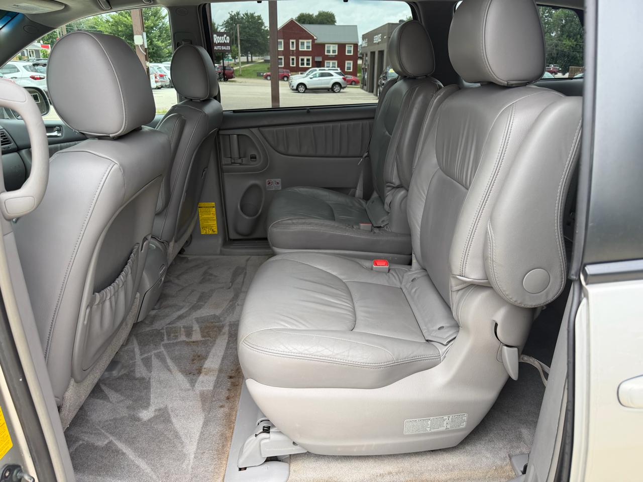 Toyota Sienna 5dr 7-Pass Van XLE AWD (Natl) 2008