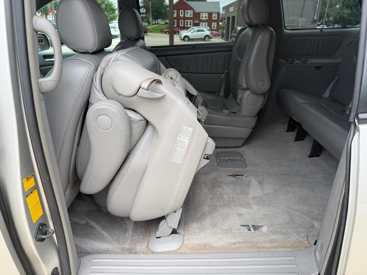 Toyota Sienna 5dr 7-Pass Van XLE AWD (Natl) 2008