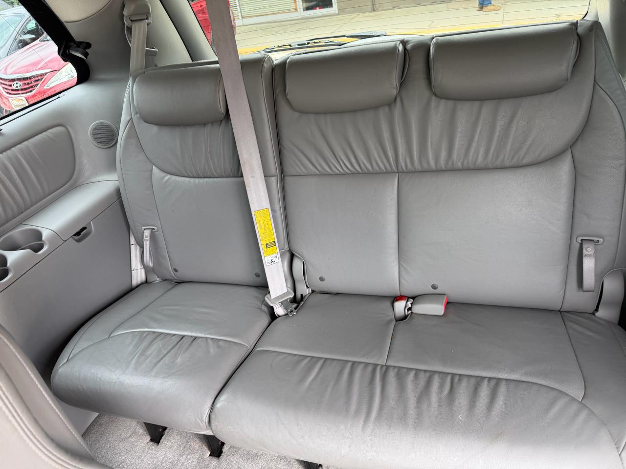 Toyota Sienna 5dr 7-Pass Van XLE AWD (Natl) 2008