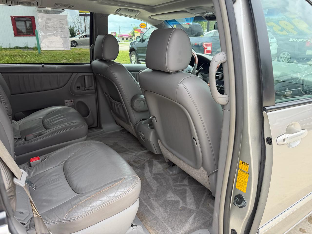 Toyota Sienna 5dr 7-Pass Van XLE AWD (Natl) 2008