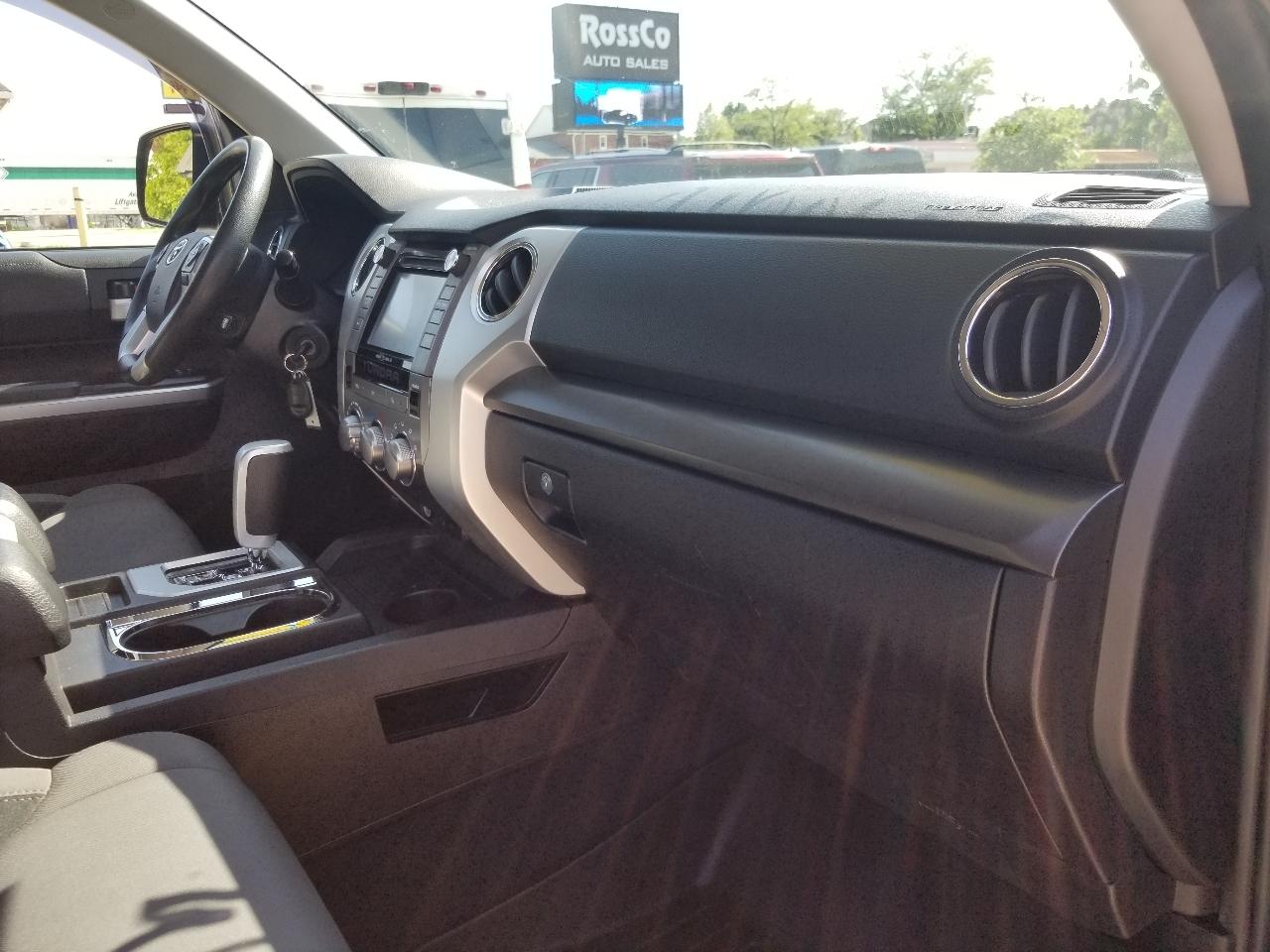 Toyota Tundra 2WD Truck Double Cab 5.7L FFV V8 6-Spd AT SR5 (Natl) 2016