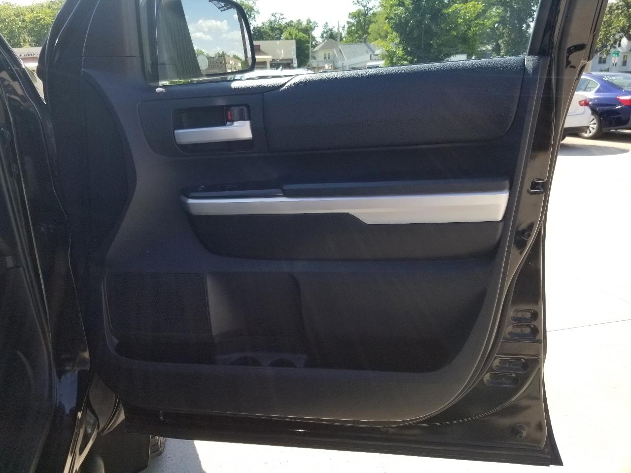 Toyota Tundra 2WD Truck Double Cab 5.7L FFV V8 6-Spd AT SR5 (Natl) 2016