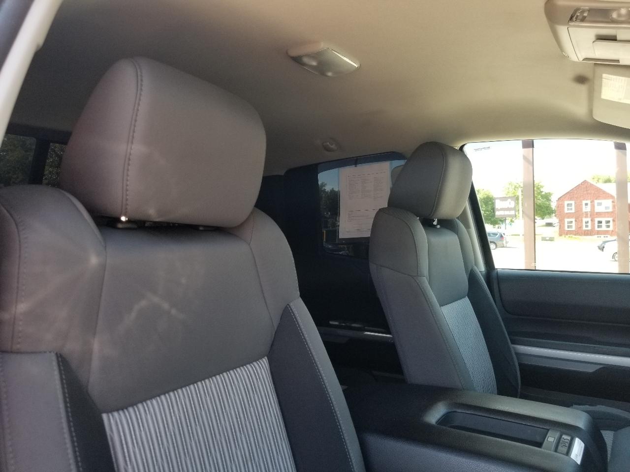 Toyota Tundra 2WD Truck Double Cab 5.7L FFV V8 6-Spd AT SR5 (Natl) 2016