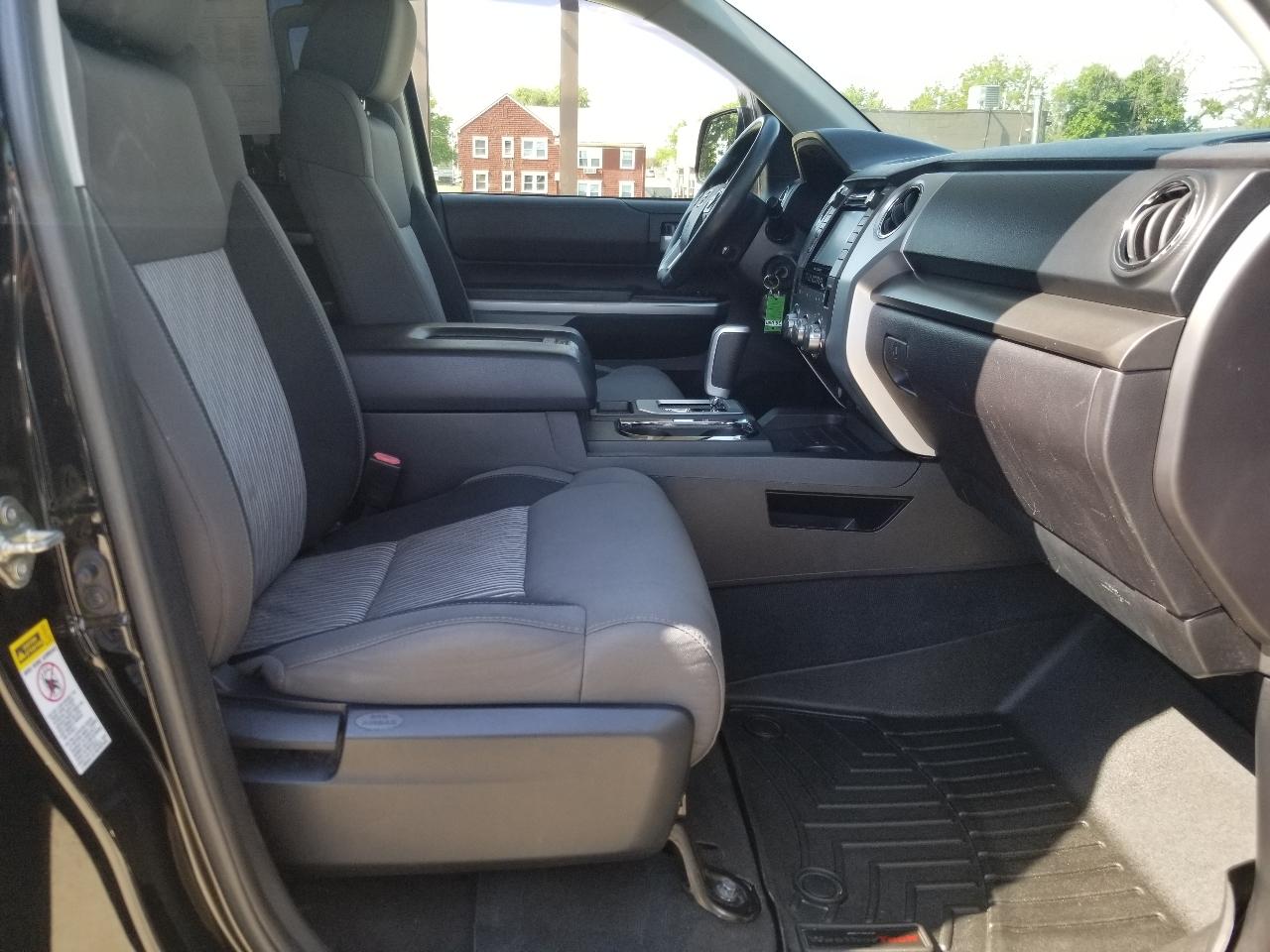 Toyota Tundra 2WD Truck Double Cab 5.7L FFV V8 6-Spd AT SR5 (Natl) 2016