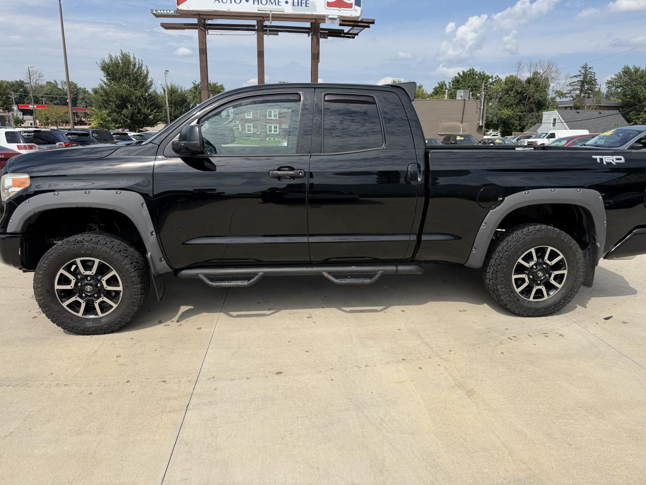 Toyota Tundra 2WD Truck Double Cab 5.7L FFV V8 6-Spd AT SR5 (Natl) 2016