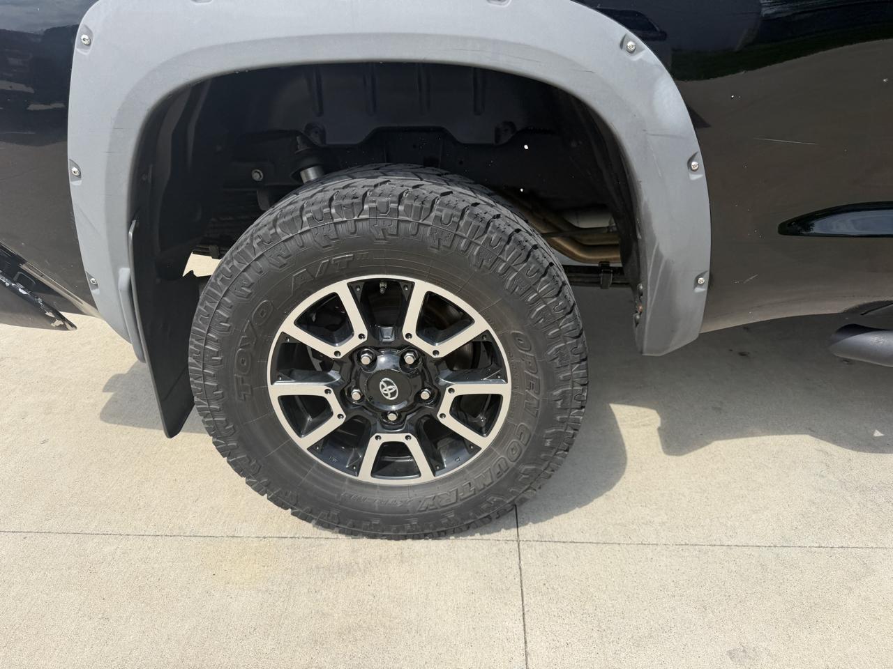 Toyota Tundra 2WD Truck Double Cab 5.7L FFV V8 6-Spd AT SR5 (Natl) 2016