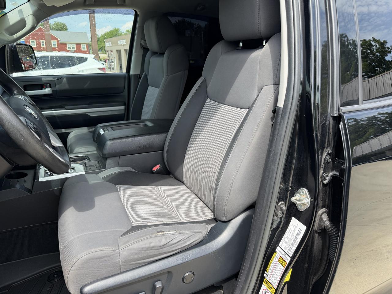 Toyota Tundra 2WD Truck Double Cab 5.7L FFV V8 6-Spd AT SR5 (Natl) 2016