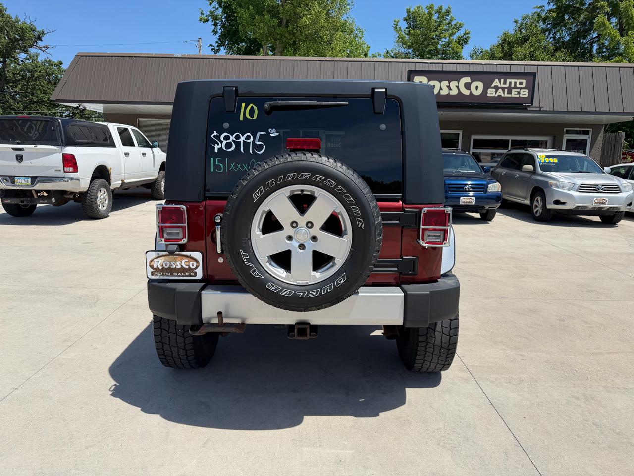 Jeep Wrangler Unlimited 4WD 4dr Sahara 2010
