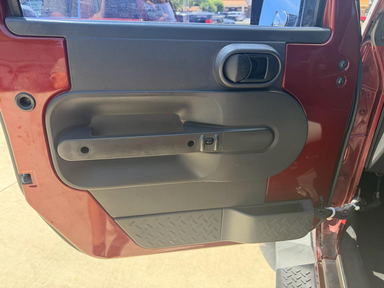 Jeep Wrangler Unlimited 4WD 4dr Sahara 2010
