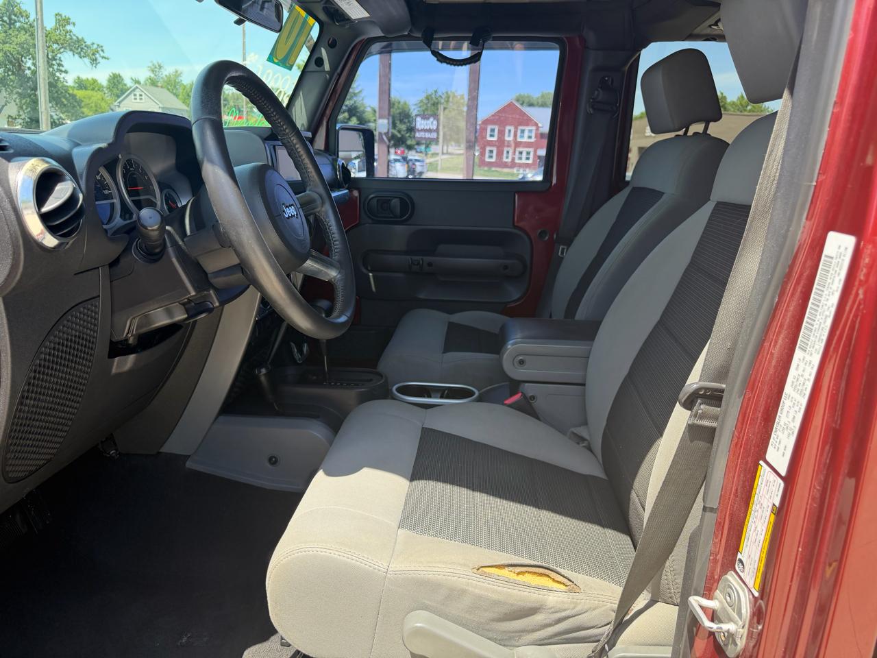 Jeep Wrangler Unlimited 4WD 4dr Sahara 2010
