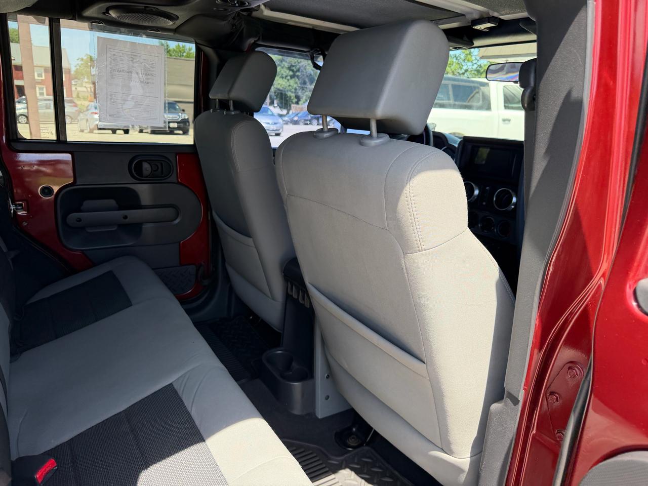Jeep Wrangler Unlimited 4WD 4dr Sahara 2010