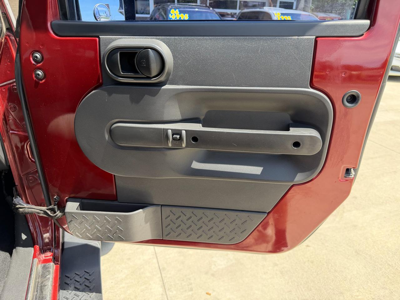 Jeep Wrangler Unlimited 4WD 4dr Sahara 2010