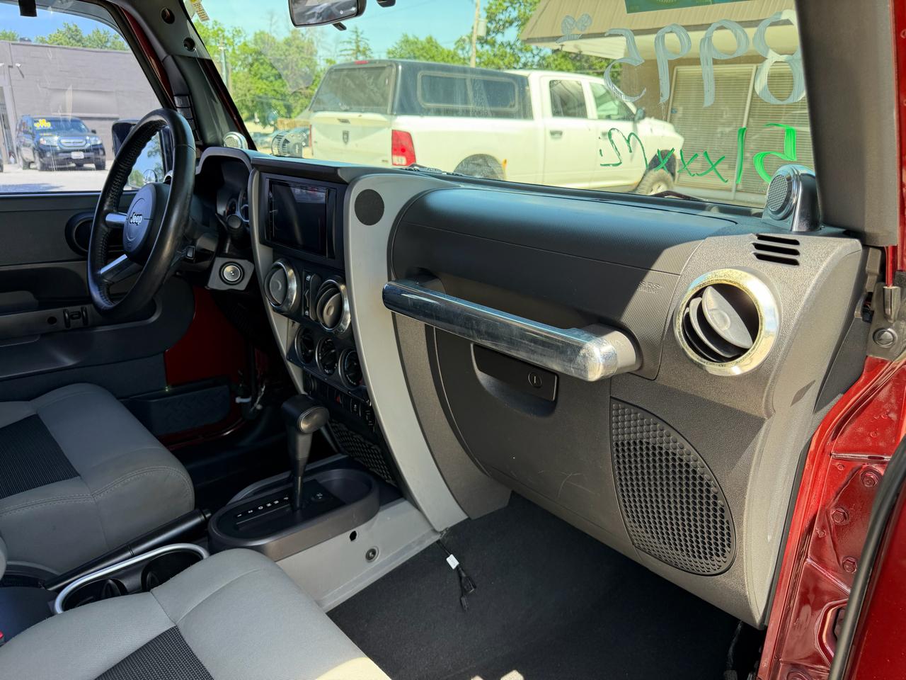 Jeep Wrangler Unlimited 4WD 4dr Sahara 2010