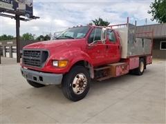 2000 Ford F-650 SD 